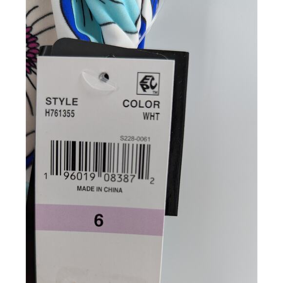 Island Escape Swim Floral Tankini Top - Picture 3 of 9